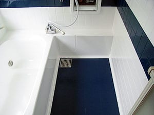 浴槽の樹脂コーティング塗装 浴室天井 壁 床 シート仕上げ 原状回復工事施工事例