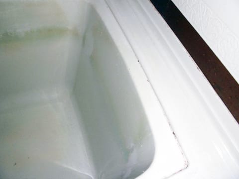 浴槽の樹脂コーティング塗装　施工前の写真1