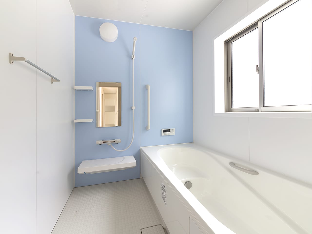 浴槽・浴室水周り専用特殊塗装・リフォーム参考価格のイメージ画像、綺麗な浴室の写真
