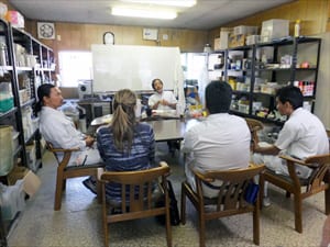 原状回復工事、浴槽・浴室水回り専用特殊塗装、講習の様子の写真2